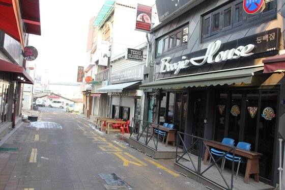 경기도 평택시 오산공군기지 주변의 미군 클럽. [사진 독자 제공]