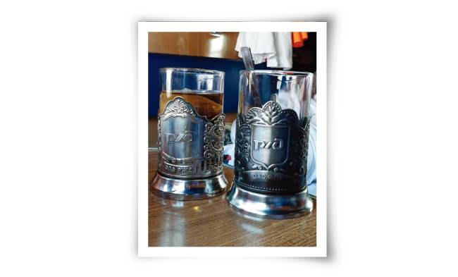 시베리아횡단열차 전용컵. 차장에게 얘기하면 빌릴 수 있다. 구매도 가능하다.