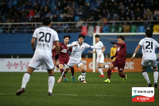 광주 시절 김동현(중앙)