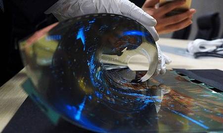 롤러블 디스플레이 구현.&nbsp;LG디스플레이 제공