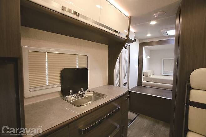 확장 전, 후면 침실