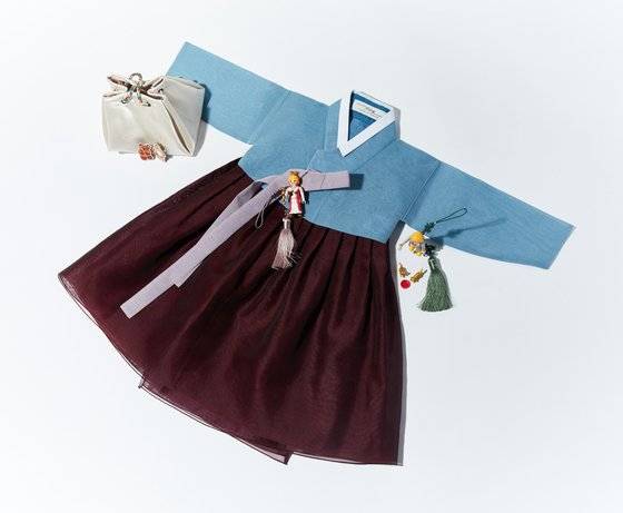 히스토리 바이 호호당의 한복. 맞춤이 아닌, 기성복처럼 매장에 들러 바로 구입할 수 있다. [사진 호호당]