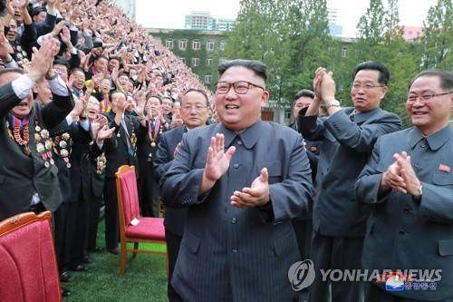 北김정은, 김책공대서 대의원 투표..귀국후 첫 공개행보