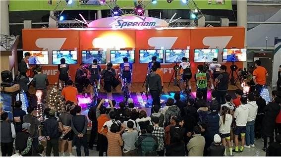 광명 스피돔에서 열린 2018 하나투어 즈위프트 챔피언십 경주. 사진제공=국민체육진흥공단