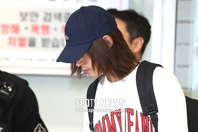 ▲ 인천국제공항을 통해 귀국한 가수 정준영. 곽혜미 기자 khm@spotvnews.co.kr