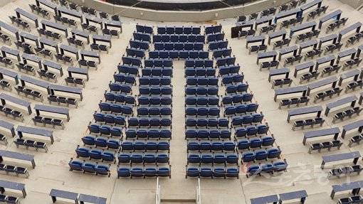 18일 개장한 창원NC파크 내 포수 뒤편의 프리미엄석. 메이저리그 구장들에 설치된 허쉬시팅사의 고급좌석이 눈길을 끈다. 스포츠동아DB