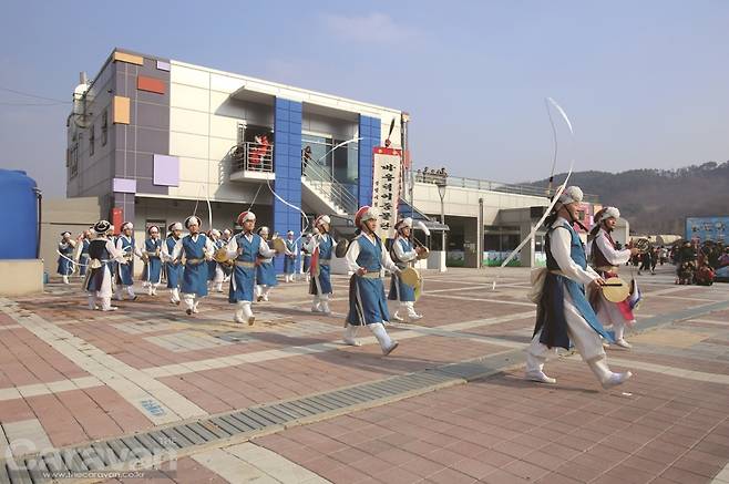 주말이면 볼 수 있는 바우덕 풍물단 공연