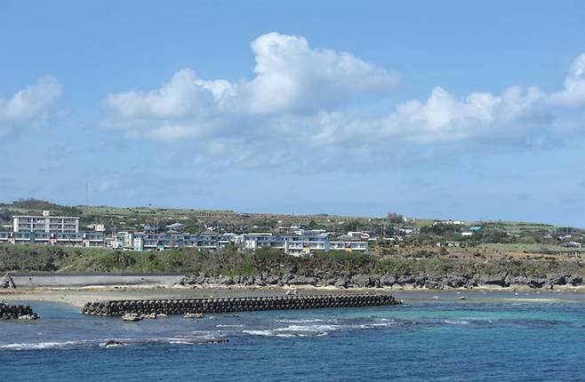 평평한 지형의오키노에라부섬에는 200여 개이상의 동굴이 있다