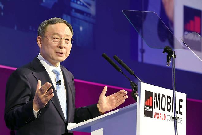 황창규 케이티 회장이 '모바일 월드 콩그레스(MWC)에서 기조연설을 하고 있다. 사진공동취재단