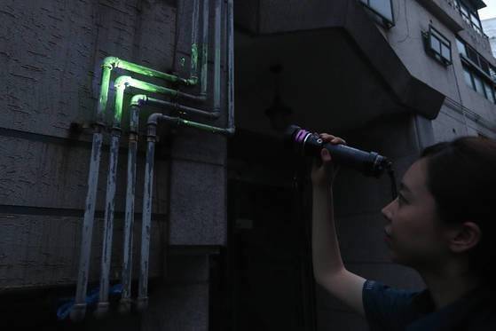 유석종 소장은 2013년 국내 최초로 형광물질로 침입범죄를 예방하는 예방책을 도입했다. ［중앙포토］