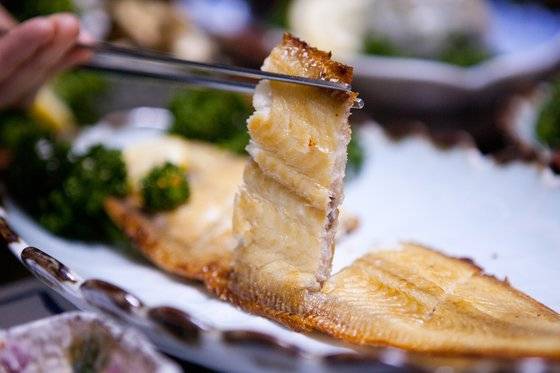 군산에서는 예부터 박대를 많이 먹었다. 바닷바람에 꾸덕꾸덕 말린 박대는 구워 먹으면 어떤 고급 생선보다 고소한 맛에 반하게 된다. 최승표 기자