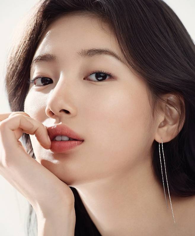 ▲ 수지가 매니지먼트 숲과 전속계약으 체결했다. 제공l매니지먼트 숲