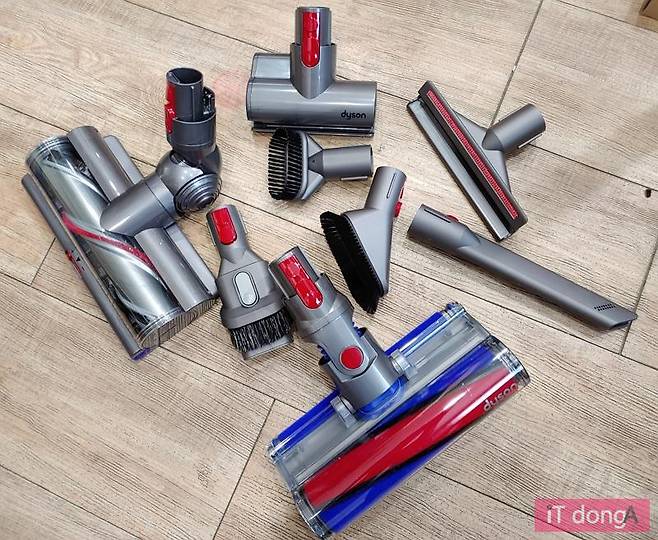 V11 컴플리트 모델의 주요 구성품