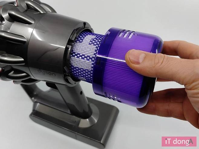 먼지 필터는 분리해 물세척할 수 있다