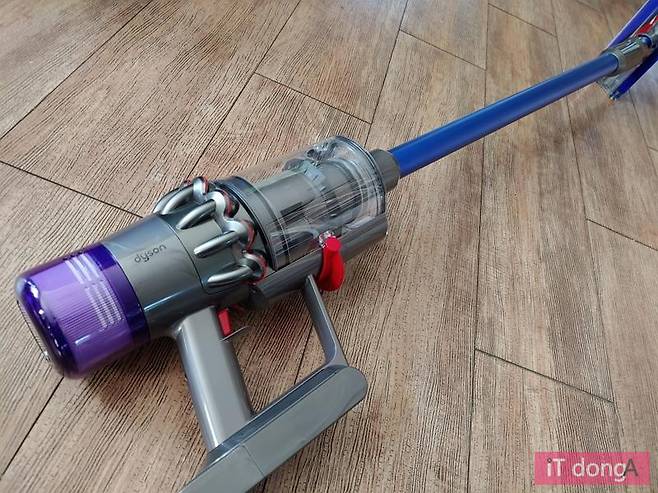 봄맞이 대청소에 요긴한 다이슨 V11