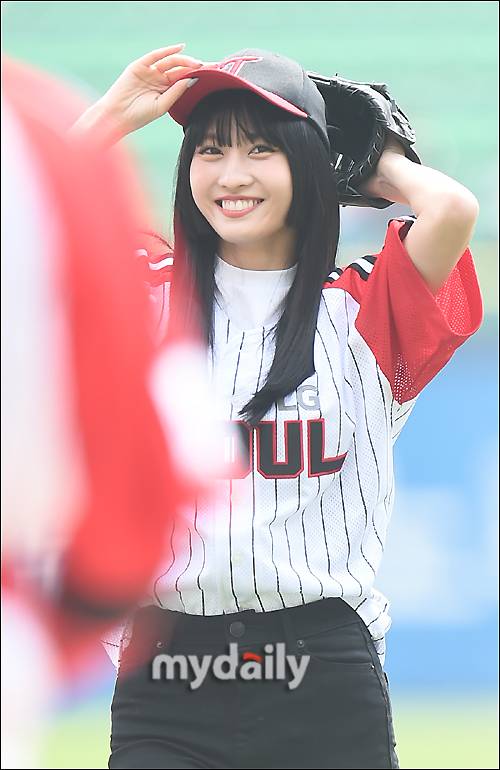 ▲ 트와이스 모모 '다람쥐 같은 귀요미 얼굴'