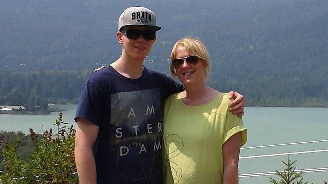 알렉스 하디는 어머니에게 자신의 결심을 담은 이메일을 보냈다