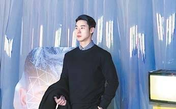 서울 신사동 K현대미술관을 방문한 류종호(@rolemodel_ryu)씨.