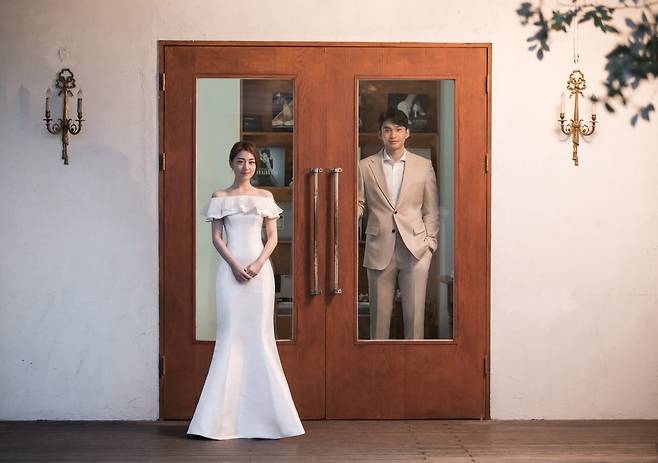 다음달 11일 결혼하는 이대성과 예비신부 손근혜씨. [사진 이대성]