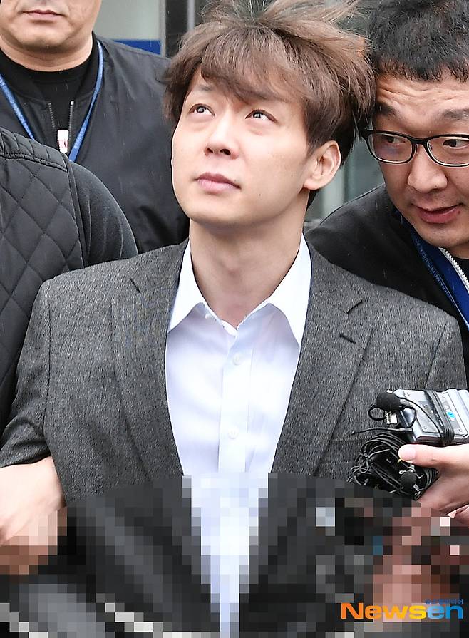 박유천‘애꿎은 하늘만 바라보며’그리고 구속결정.