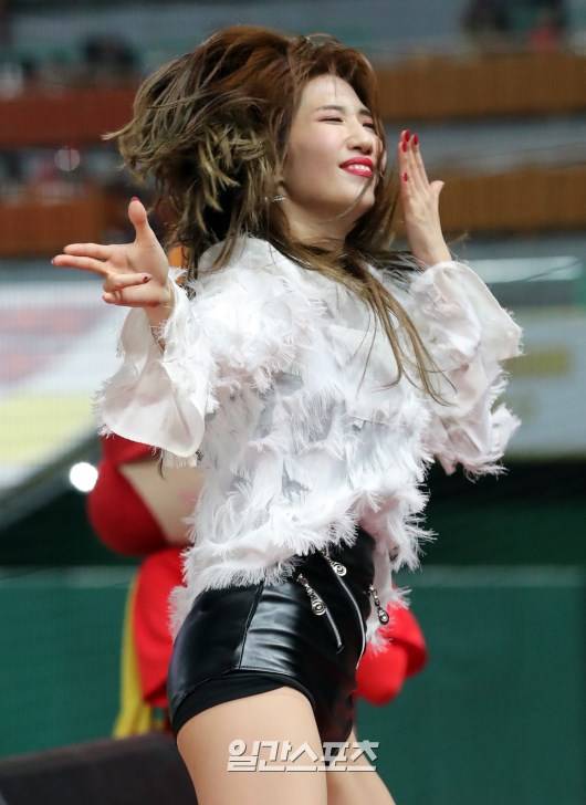 화보]치어리더 김희진, 가시나~가시나~