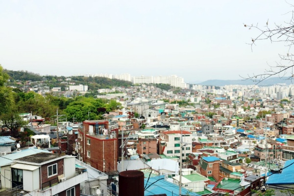 북정마을에서 바라본 서울 시내의 모습.