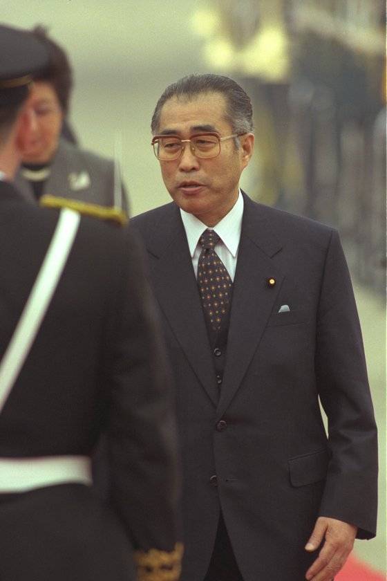 전 일본 내각총리대신 故 오부치 게이조가 한국을 방문했을 당시 모습. [중앙포토]