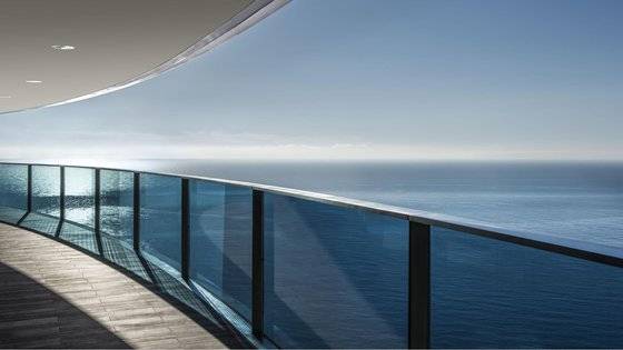 오데옹 타워 전경(위)과 실내에서 지중해를 바라본 모습 [사진 GROUPE marzocco]