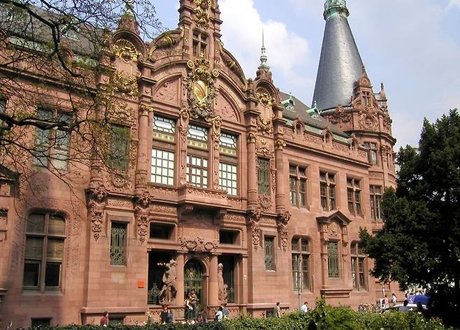 구도심에 있는 하이델베르크 대학 도서관.사진=Wikipedia