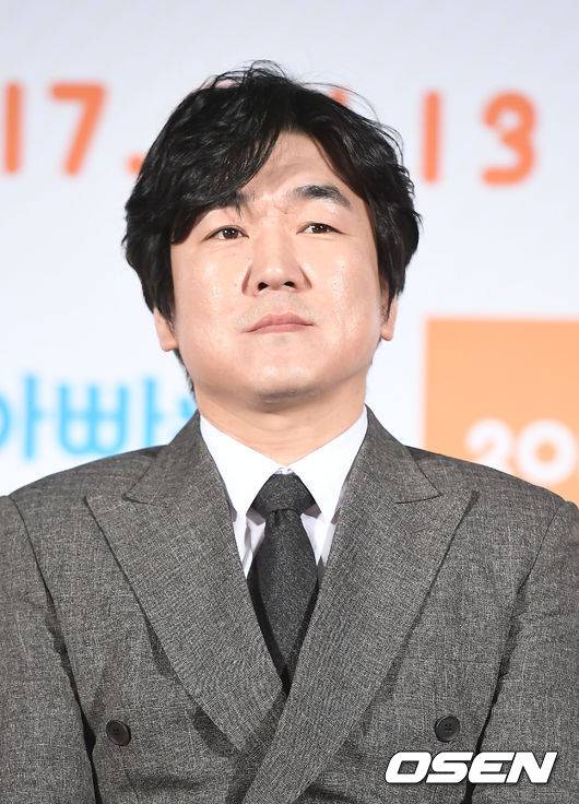 [OSEN=곽영래 기자] 배우 윤제문이 8일 오전 서울 메가박스 동대문점에서 진행된 영화 '아빠는 딸' 제작보고회에 참석해 포토타임을 갖고 있다. / youngrae@osen.co.kr