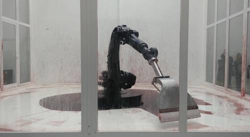 베네치아 찾은 순위엔 펑유 작업 (베네치아=연합뉴스) 정아란 기자 = 10일(현지시간) 베네치아비엔날레 자르디니에 중국의 부부 작가 순위엔·펑유가 만든 물감 삽 로봇 작업이 전시돼 있다. 2019.5.12. airan@yna.co.kr