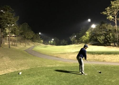 야간 라운드는 골프에 집중도를 높여주어서 색다른 즐거움이 있다.