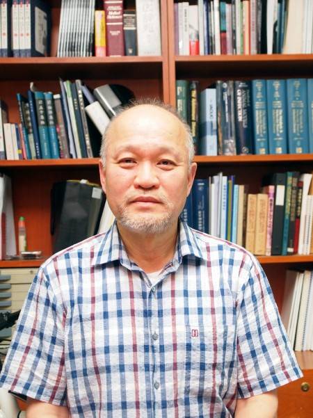 박재학 한국동물실험윤리위원회 협동조합 이사장은 최근 복제견 실험 과정에서의 학대 의혹 논란에 근본적인 해결이 필요하다고 주장한다. 윤신영 기자