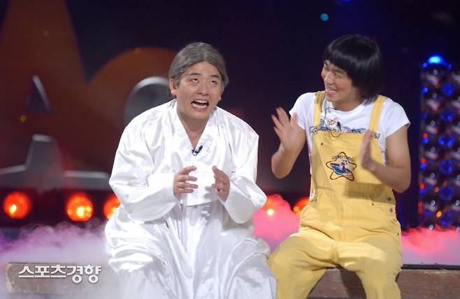 ‘집으로’ 코너에 출연 중인 개그맨 김준호, 홍인규. 사진 KBS