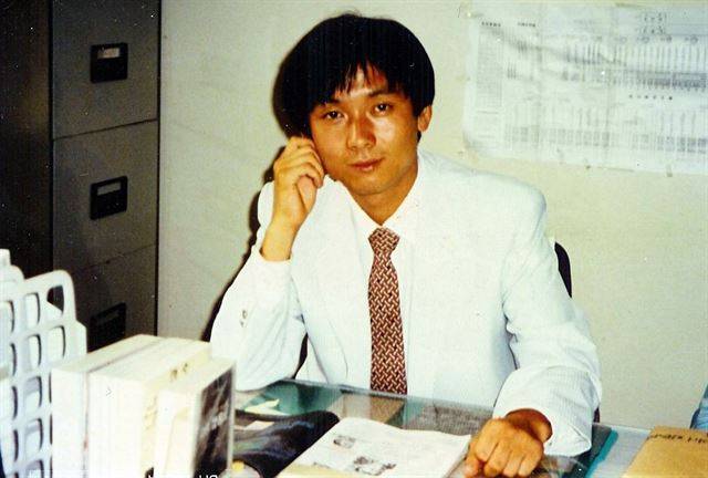 노무현 국회의원의 보좌관 시절의 이광재 원장. 20대의 앳된 얼굴이다.