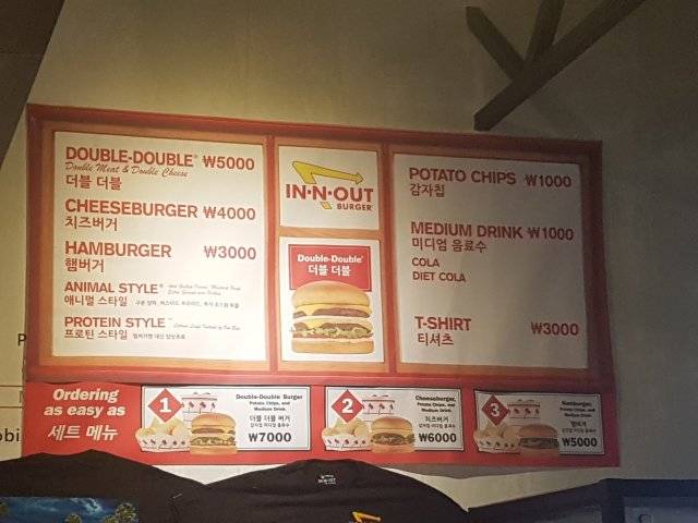 사진=온라인 커뮤니티. 인앤아웃 팝업스토어