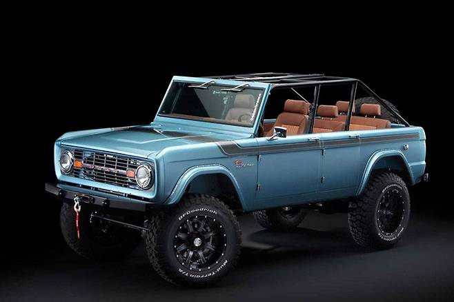 맥스라이더가 포드 브롱코를 기반으로 한 오프로더 튜닝카를 선보였다.