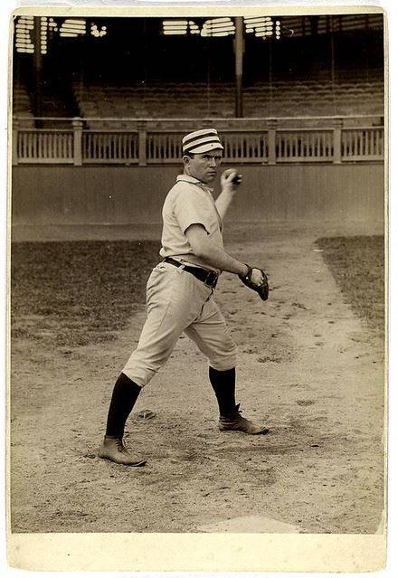 메이저리그에서 1,000경기 이상 유일하게 왼손 포수로 활약한 잭 클레멘츠. 뉴욕공립도서관 홈페이지 캡처