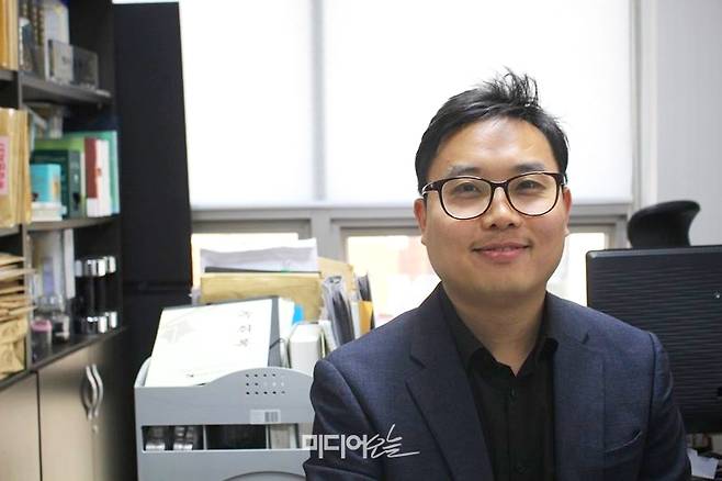 ▲ MBC 계약직 아나운서들의 법률대리인 류하경 변호사가 지난 29일 오후 서울 서초구 법률사무소 휴먼에서 미디어오늘과 인터뷰하고 있다. 사진=김도연 기자