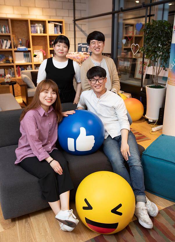 페이스북 F8 해커톤에 참가했던 90년대생 개발자들. 왼쪽 위부터 시계방향으로 신정아, 홍승환, 정욱재, 안미진 개발자. 페이스북코리아 제공