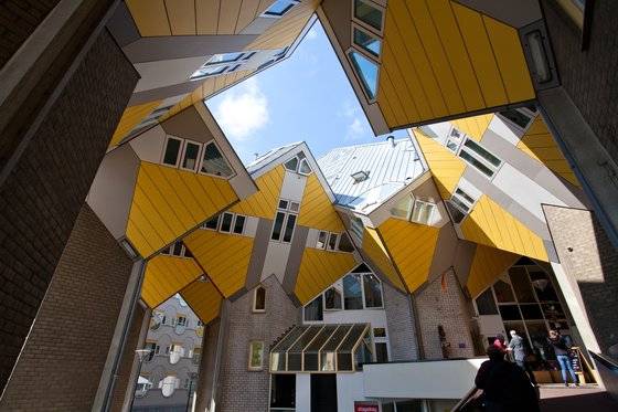 네덜란드 로테르담은 건축 마니아에겐 디즈니랜드 같은 도시다. 사진은 큐브 하우스. 최승표 기자