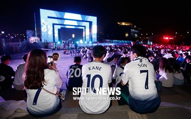 ▲ 토트넘 팬들 ⓒ한희재 기자