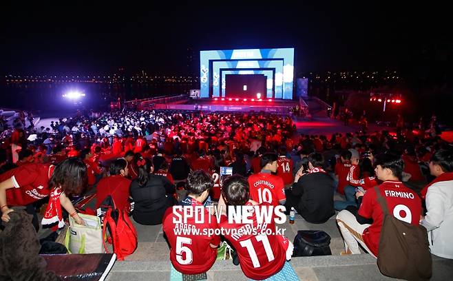 ▲ 리버풀 팬들 ⓒ한희재 기자
