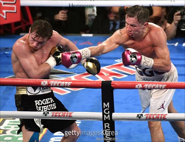 골로프킨이 KO승 이후 카넬로 알바레즈와의 3차전을 언급했다. ⓒ 게티이미지