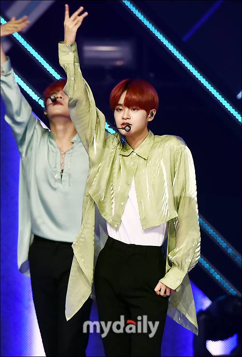 ▲  AB6IX 이대휘 '눈빛부터 시선 강탈'