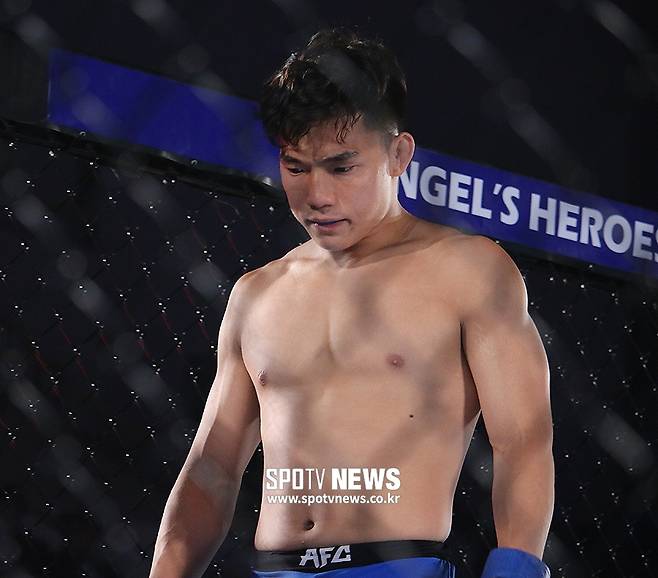 ▲ 정한국은 AFC 12에서 계체를 실패했지만 이민구를 44초 만에 힐훅으로 이겼다.