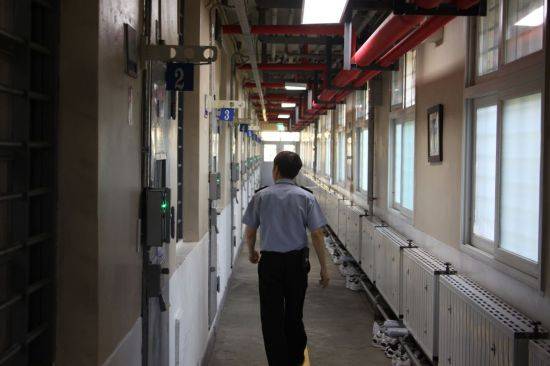 소년 수형자들이 머물고 있는 김천소년교소도 수형동의 모습. 각 층마다 10개씩 붙어 있는 방에는 5평 남짓한 공간에 4~7명의 수형자가 지내고 있다./사진=유병돈 기자 tamond@