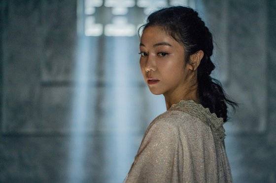 태알하(김옥빈)는 해족 부족장(조성하)의 딸이다. 타곤(장동건)과는 연인 관계다. 사진=tvN