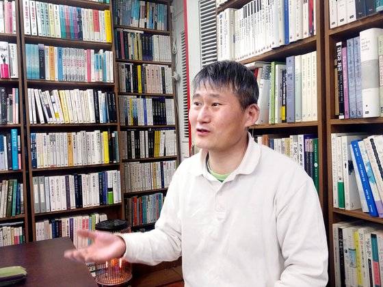 지난 1월 만났던 은종복 풀무질 대표. 당시 은 대표는 풀무질을 맡아갈 새로운 주인을 찾고 있었다. [중앙포토]