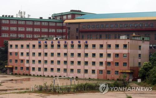 해운대고등학교 (부산=연합뉴스) 차근호 기자 = 해운대고등학교 모습 ready@yna.co.kr